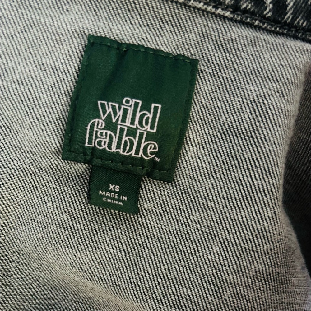 Black acid wash cropped Jean Jacket women XS  100% cotton Wild Fable - Picture 4 of 7